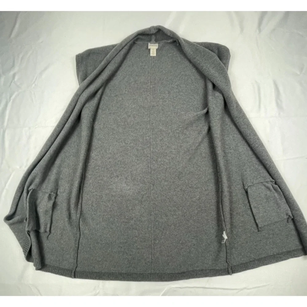 CHICOS GRAY KNIT SWEATER VEST CARDIGAN WOMENS SIZE 0 OPEN FRONT LONG POCKETS